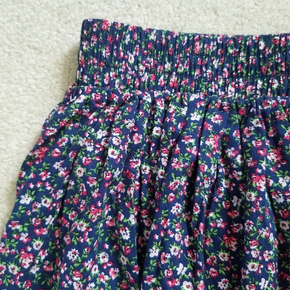 ⚘ Women's FOREVER 21 Mini Floral Skater Skirt S - Picture 2 of 7